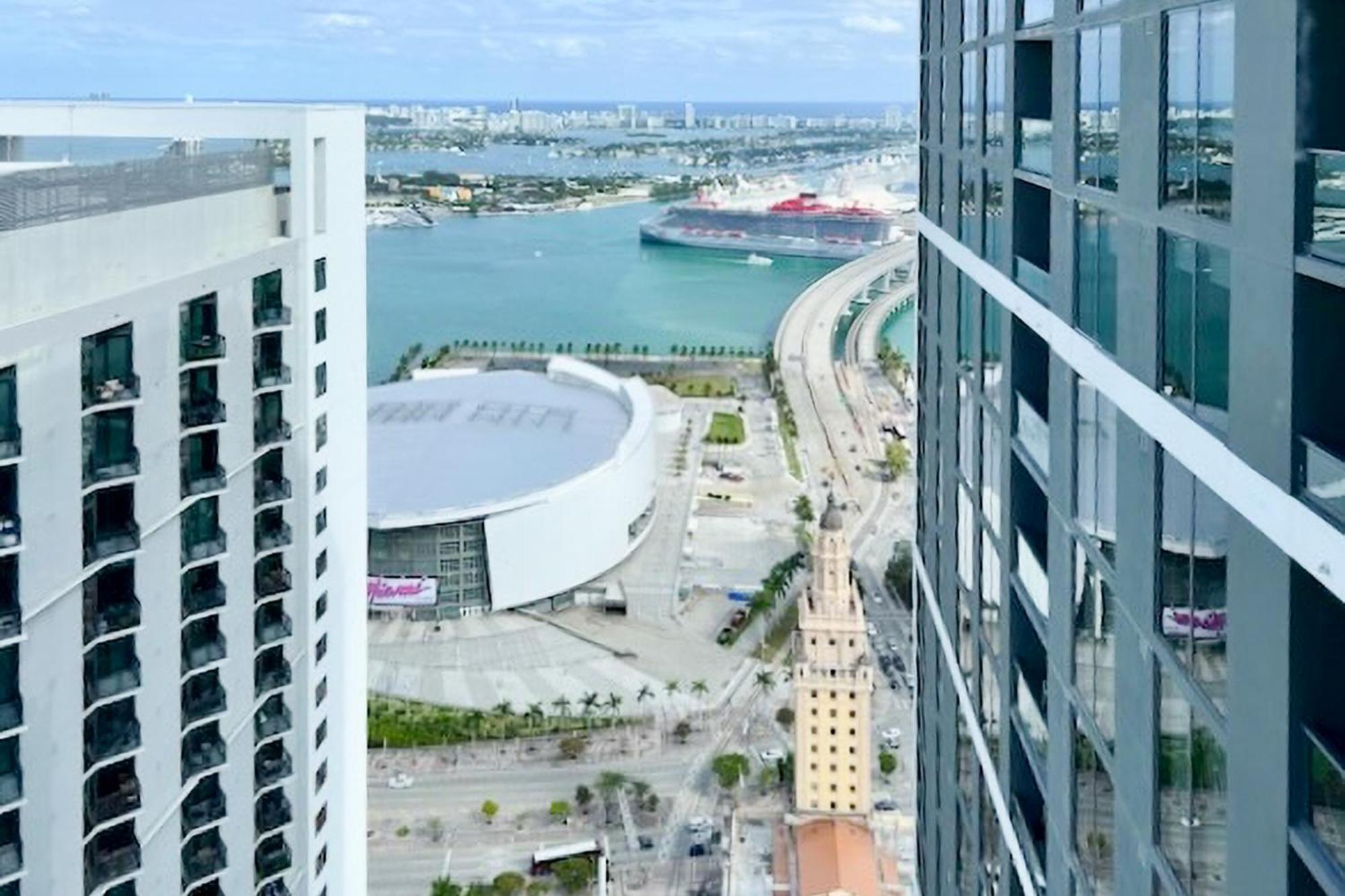 Grand Vista 4501 * Miami