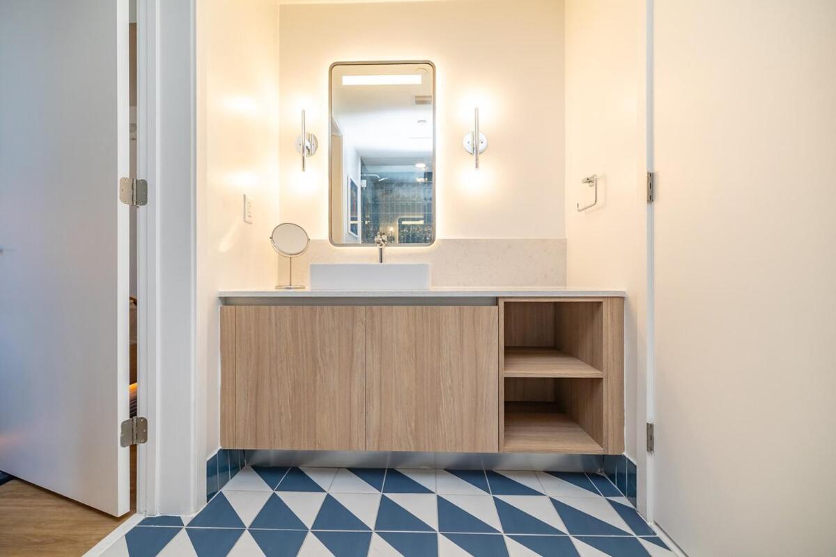 Exquisite 2 Bedroom In The Location Of Downtown