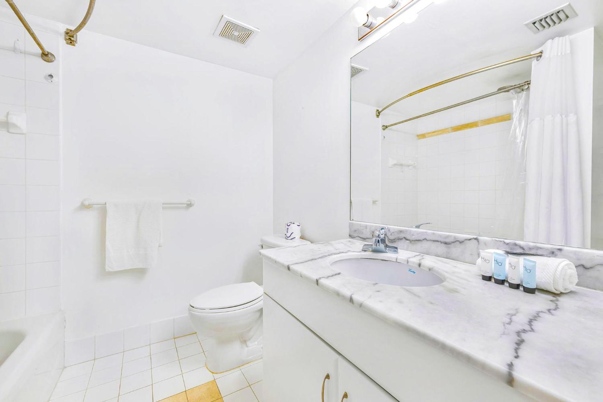 Spacious W Great Amenities! * Miami