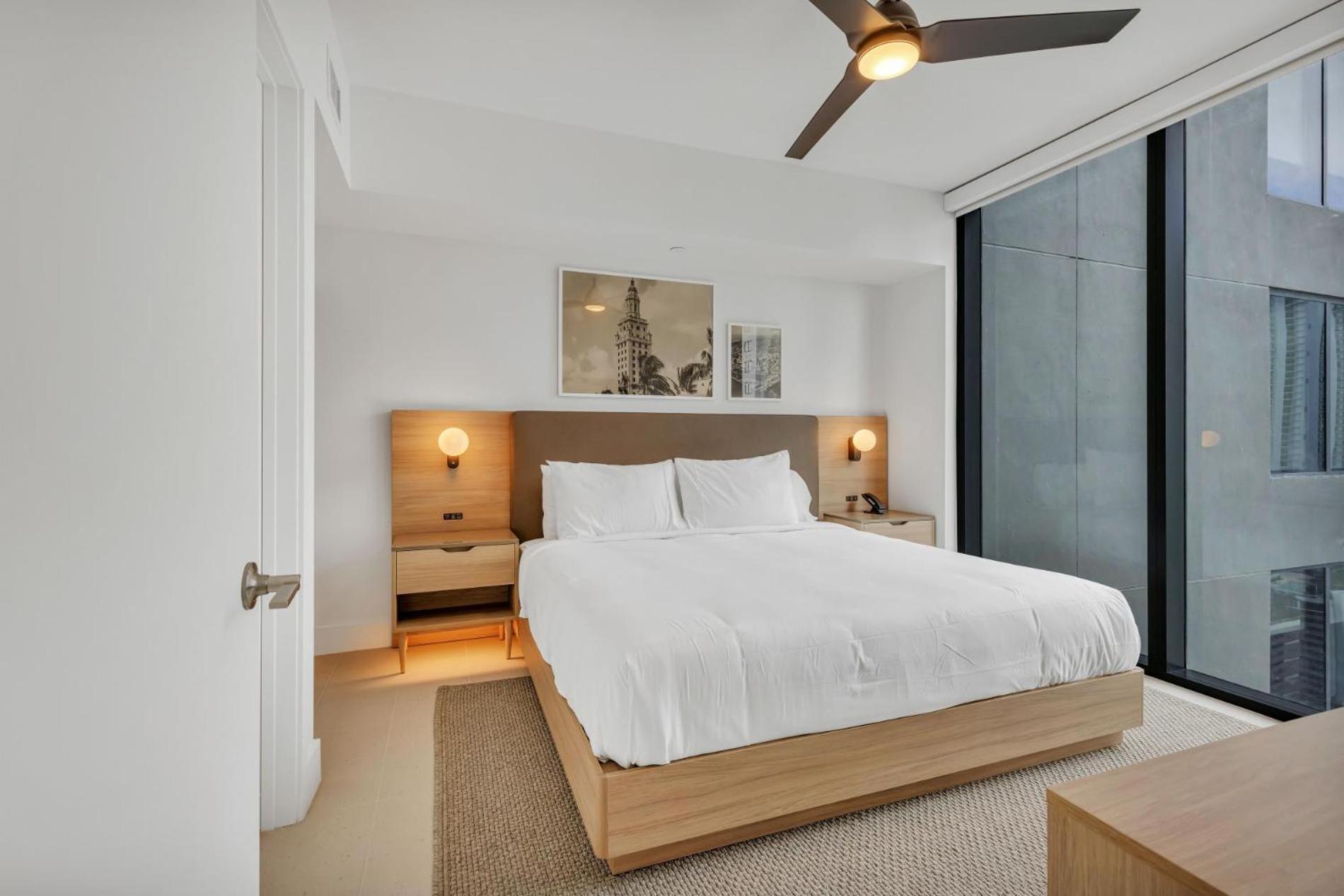 Modern 1br With Breathtaking Views Heart Of Downtown Apartment *