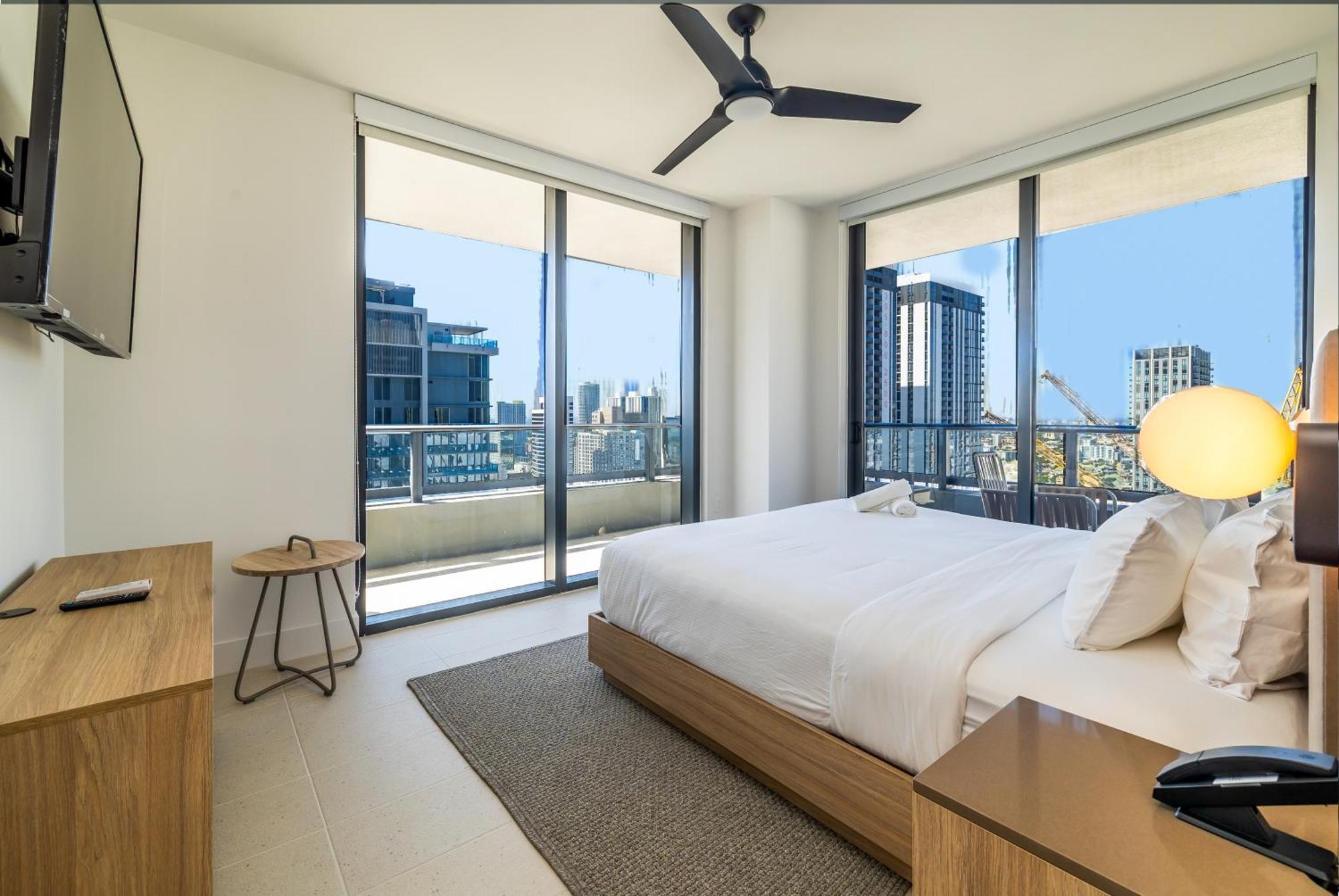 Deluxe 2 Bed With Amazing Views Apartment