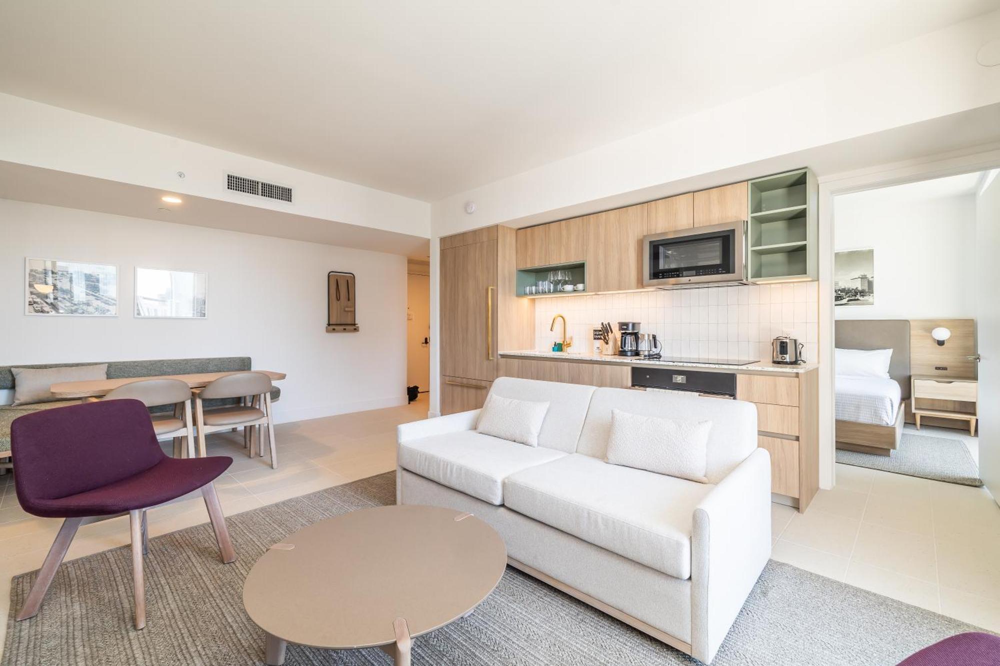 Deluxe 2 Bed With Amazing Views Apartment *