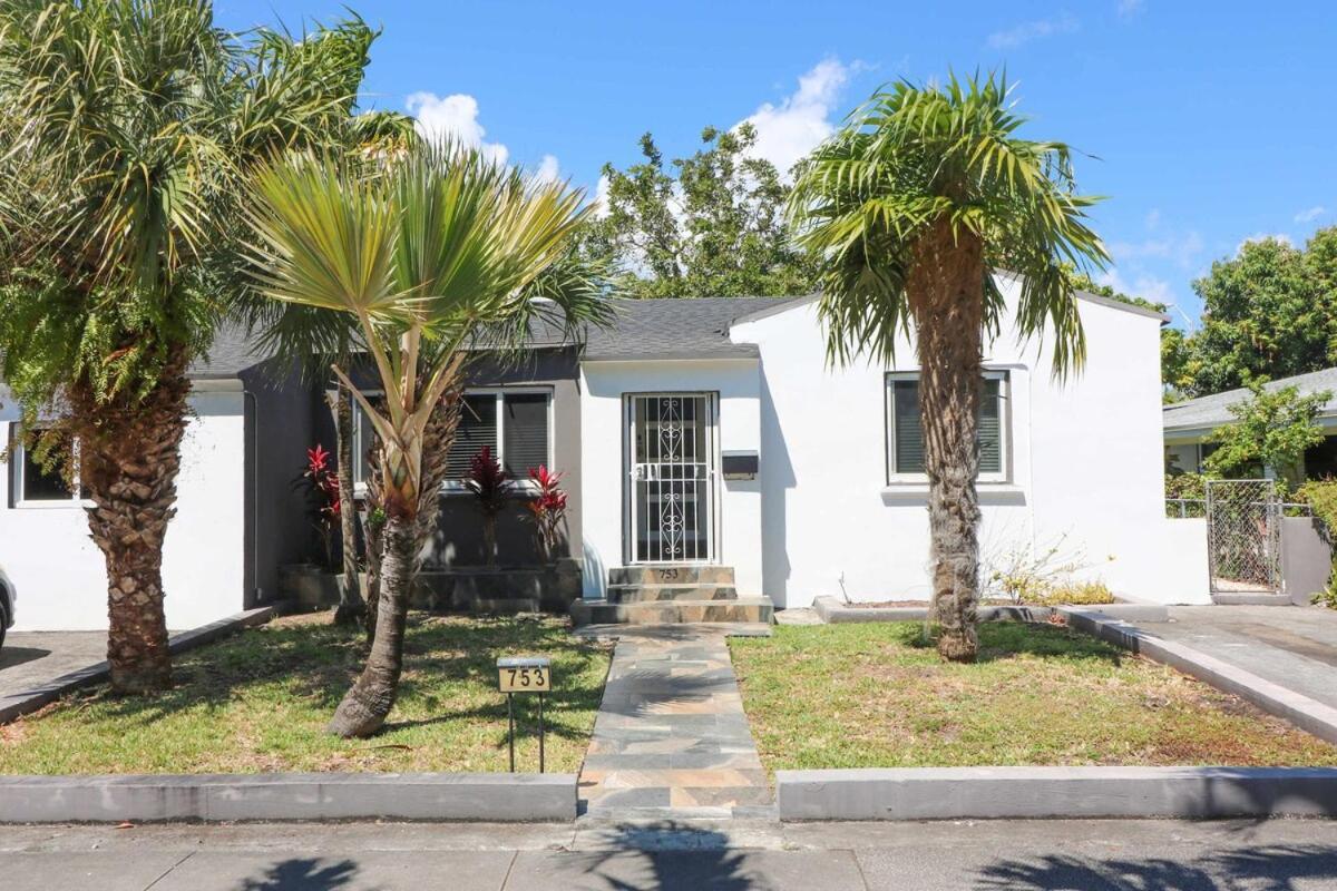 Rustic Modern Retreat - 4br Open Concept Pousada Miami