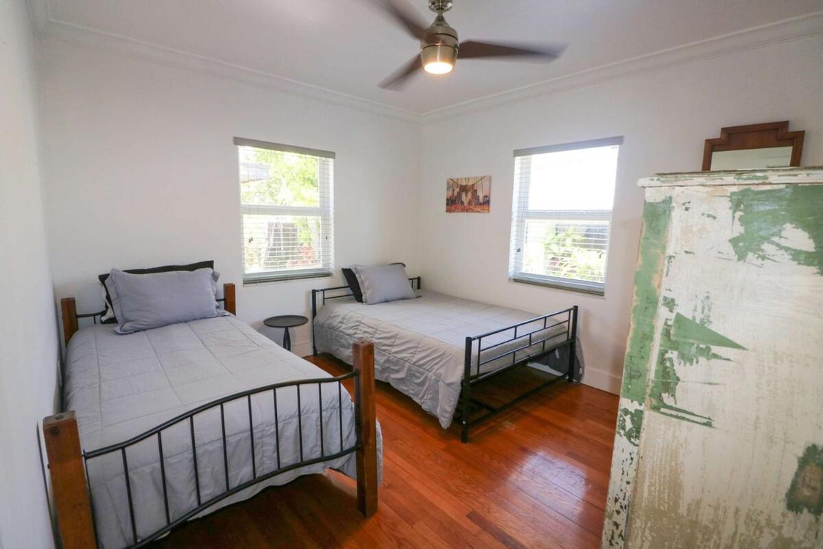 Rustic Modern Retreat - 4br Open Concept Pousada