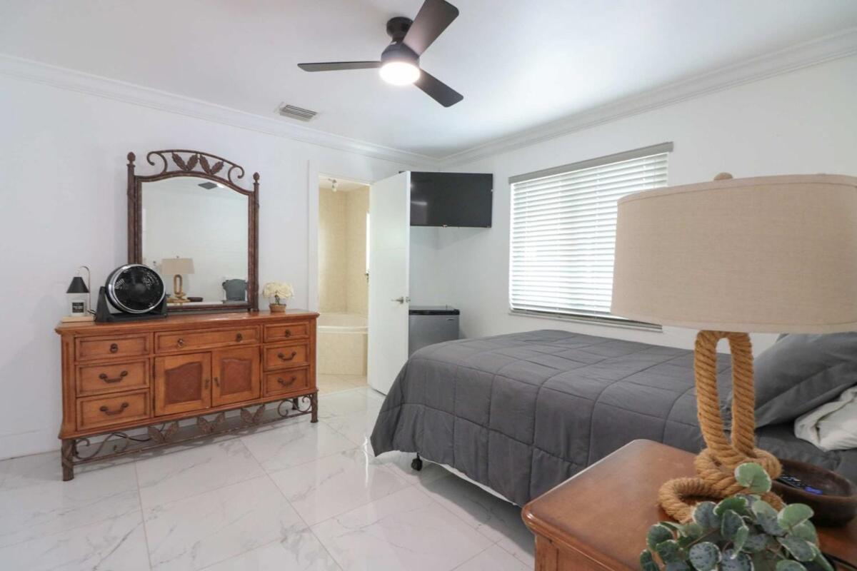 Villa Rustic Modern Retreat - 4br Open Concept *