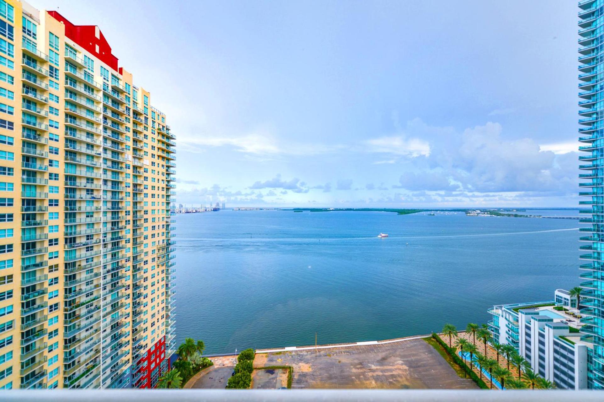 Oceanfront Bliss Stylish W Breathtaking Direct Ocean Views * Miami
