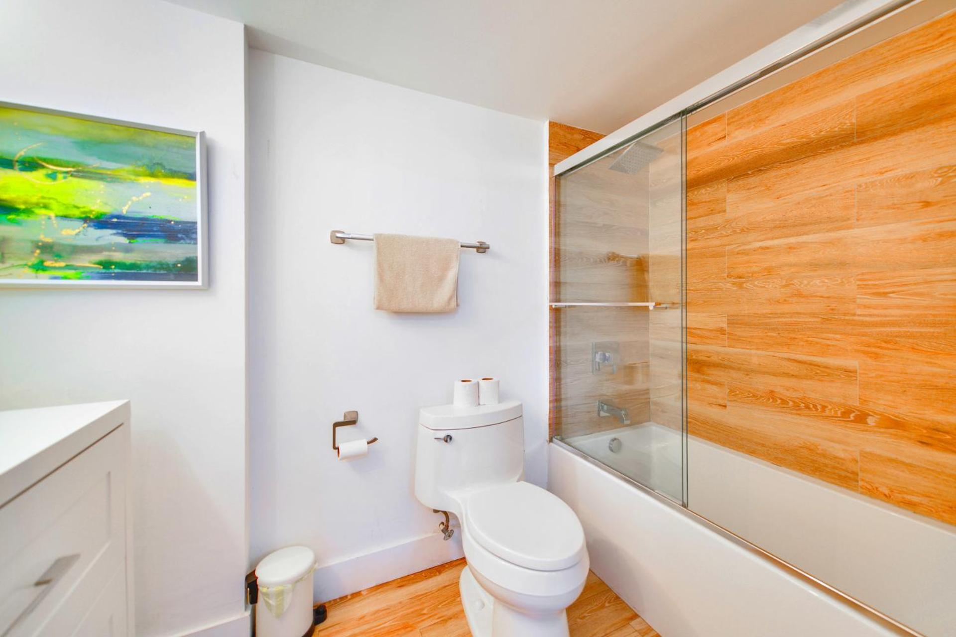 Oceanfront Bliss Stylish W Breathtaking Direct Ocean Views Apartment *