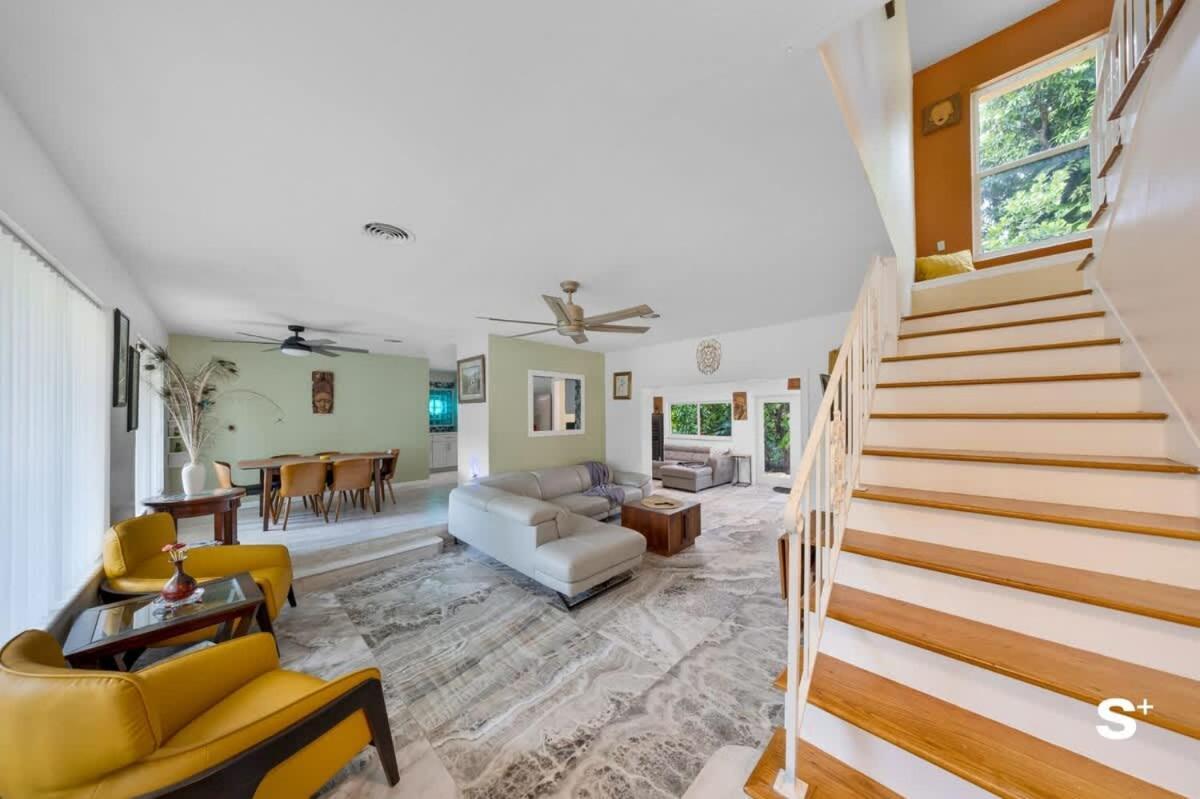 Spacious With Garden Apartment