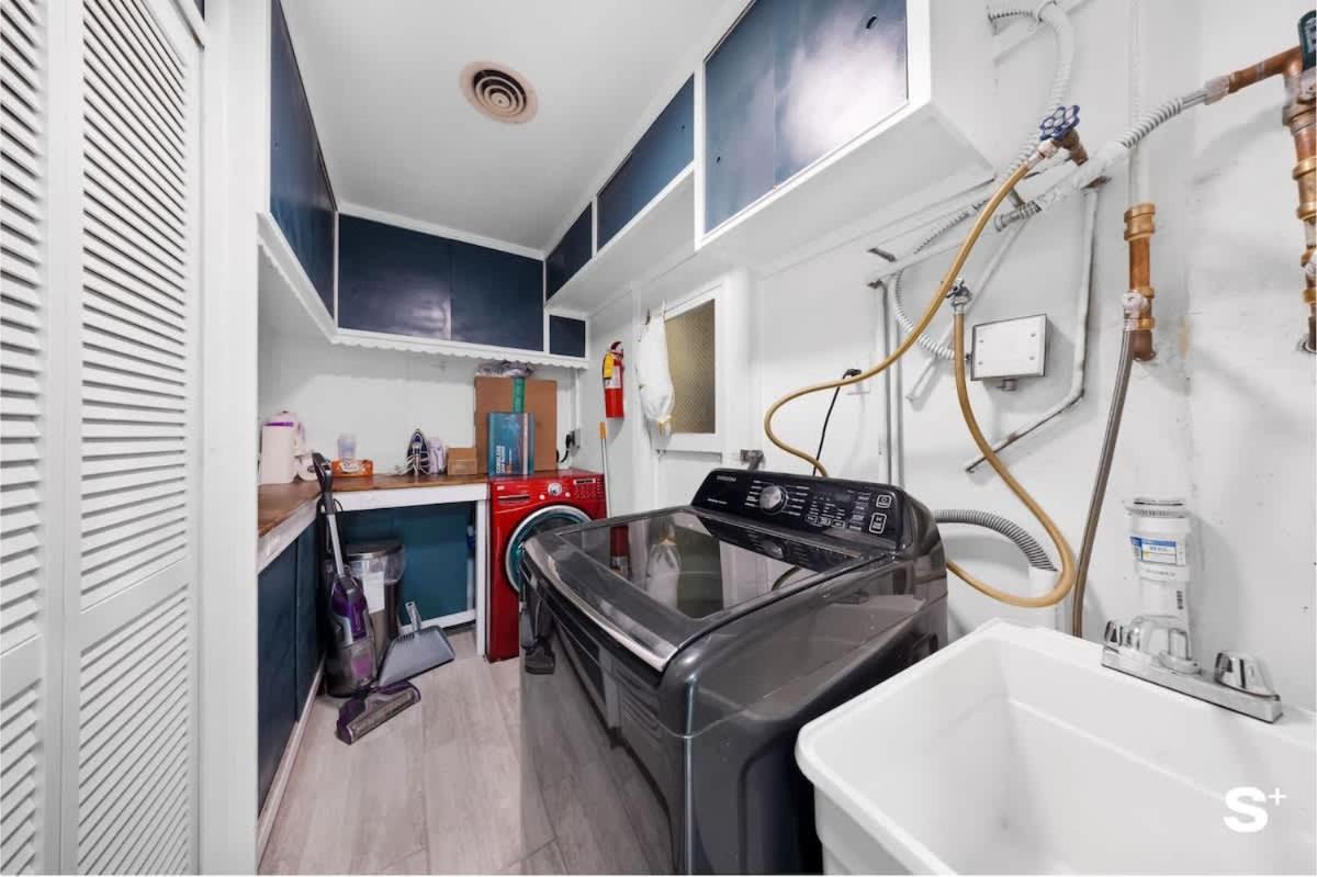 Spacious With Garden Apartment *