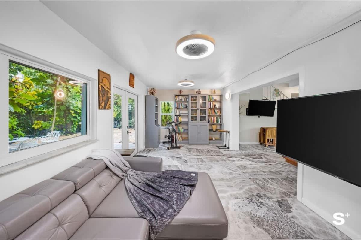 Apartment Spacious With Garden Miami