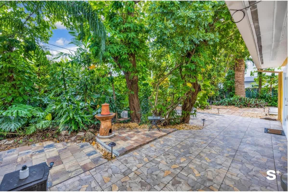 Spacious With Garden Apartment *
