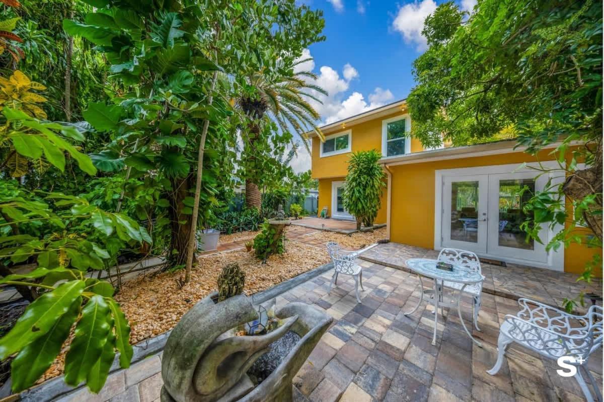 Spacious With Garden Apartment