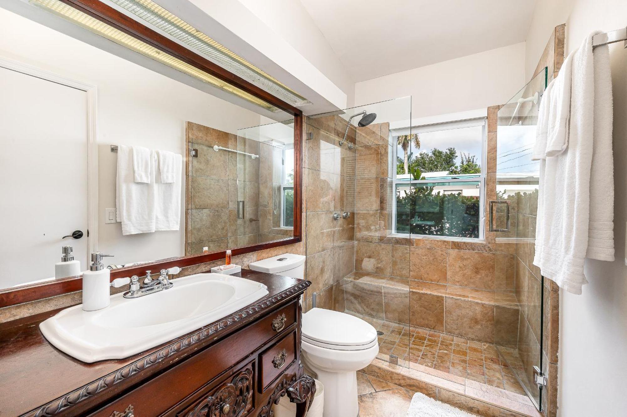 Holiday home Tropical Waterfront Family Oasis - Amazing Location