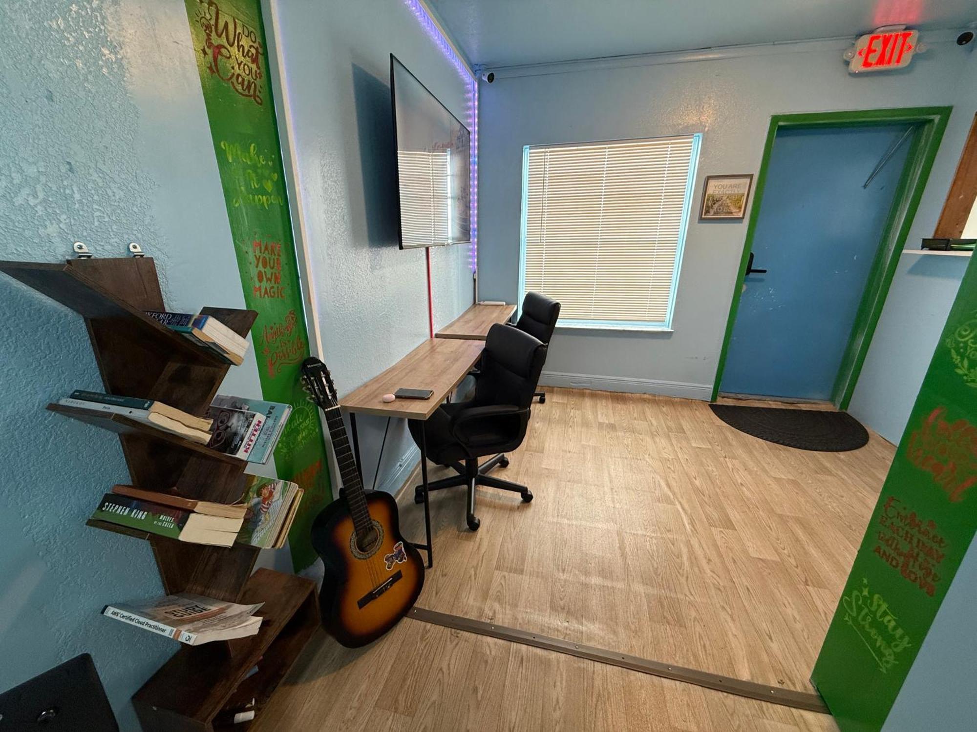 Oqp Vacations Hostel