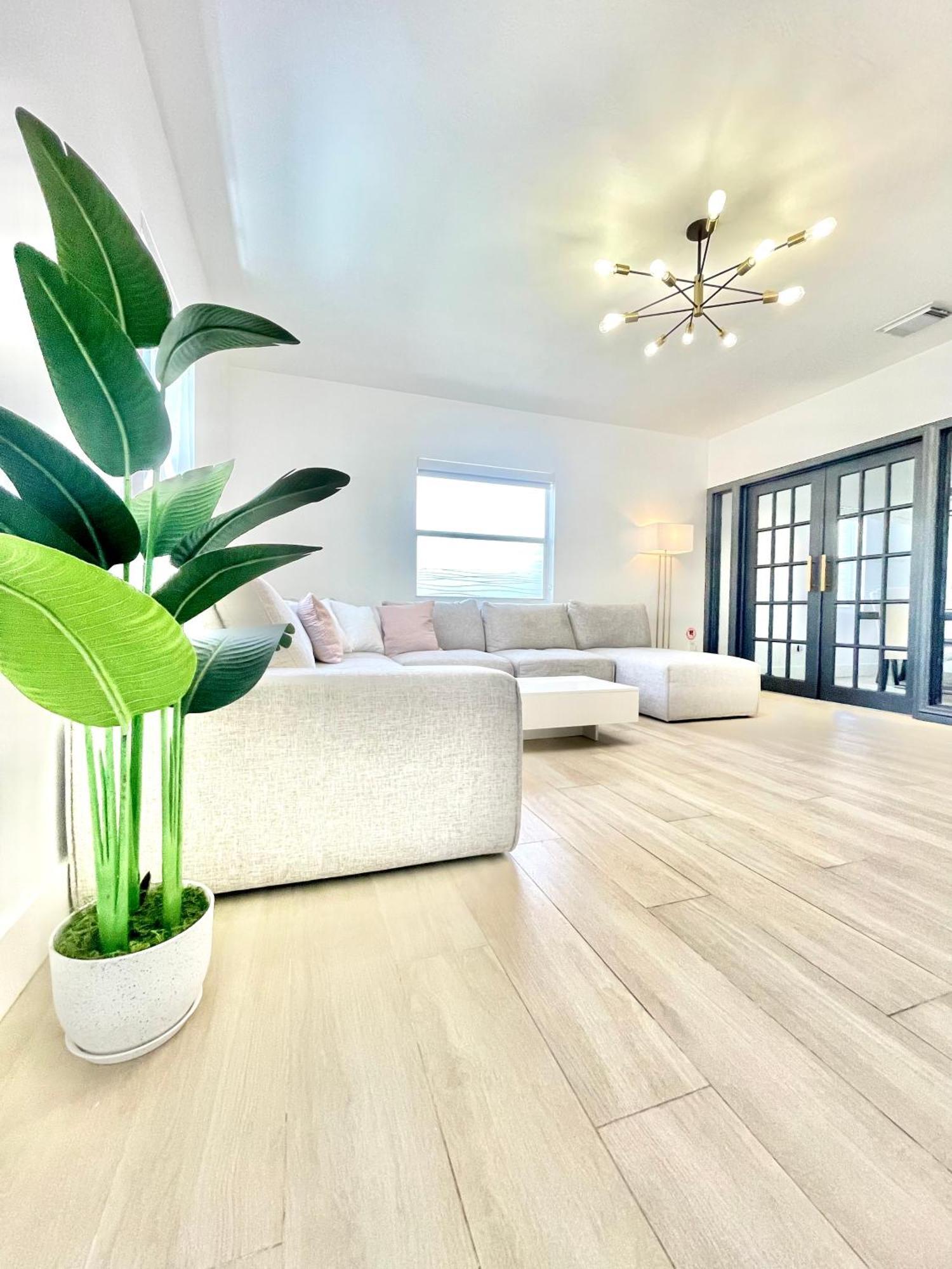 Casamia Only 10 Min To Wynwood With New Pool, Bikes, Parking And Privacy
