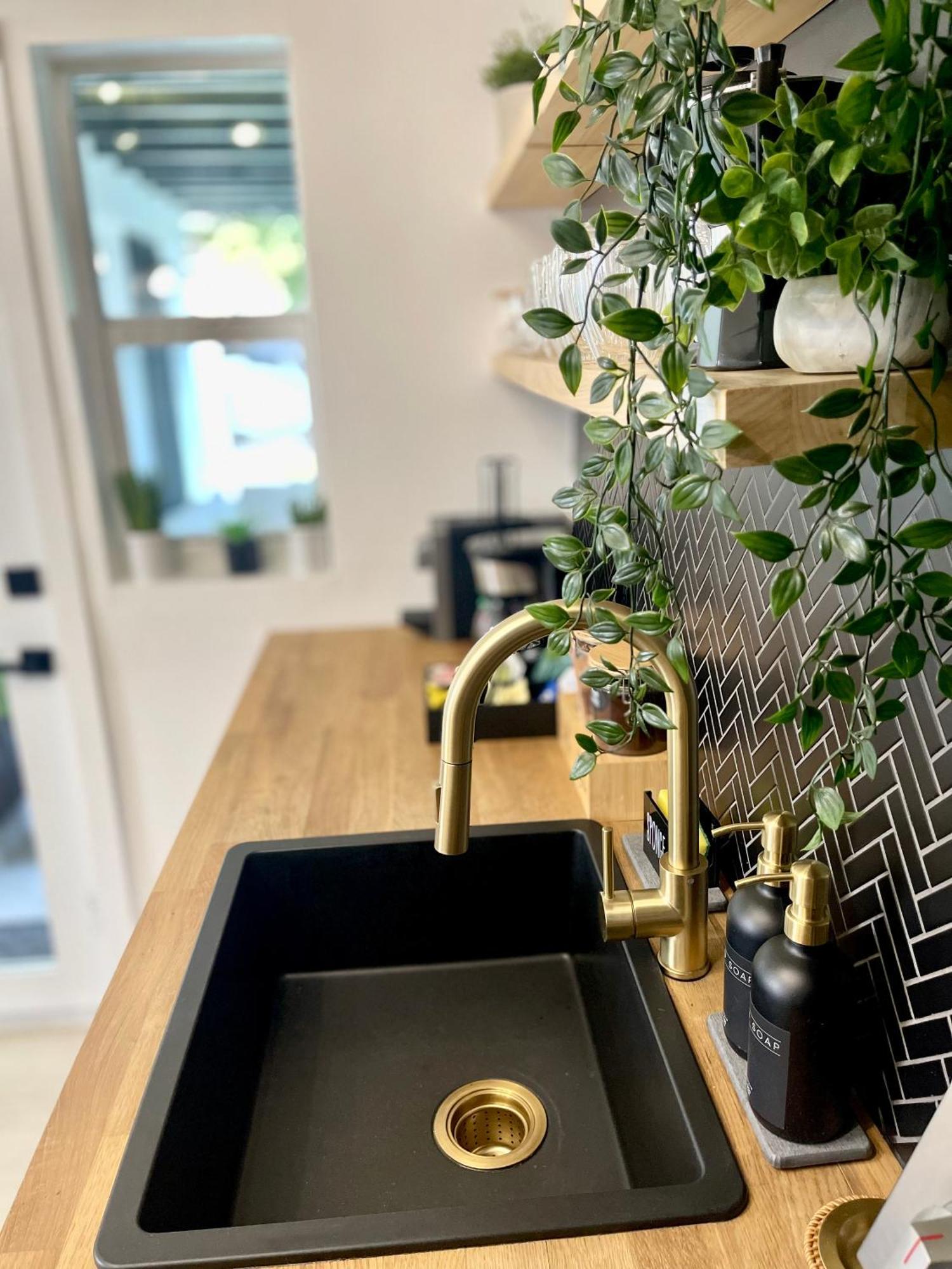 Casamia Only 10 Min To Wynwood With New Pool, Bikes, Parking And Privacy Holiday home