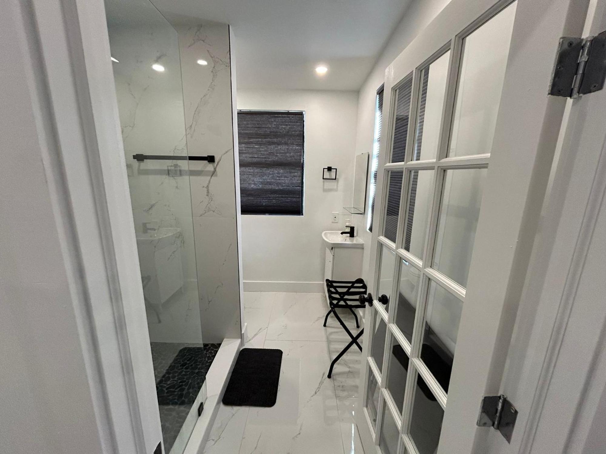 Gorgeous Private Room, Near The Airport - Free Parking - 02 Homestay Miami