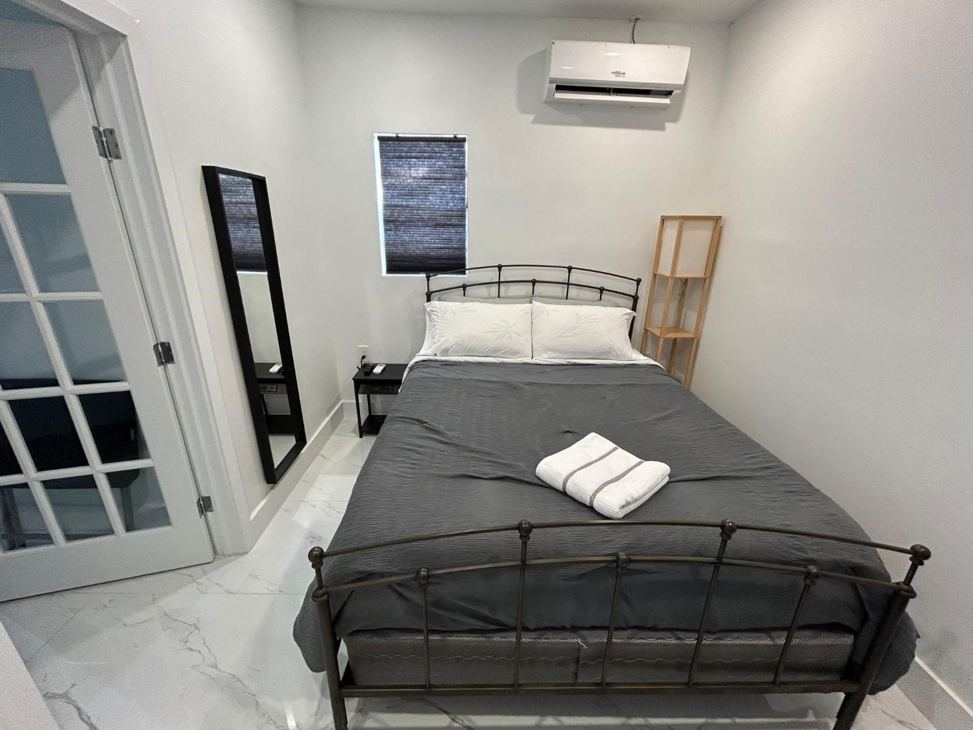 Gorgeous Private Room, Near The Airport - Free Parking - 02 * Miami