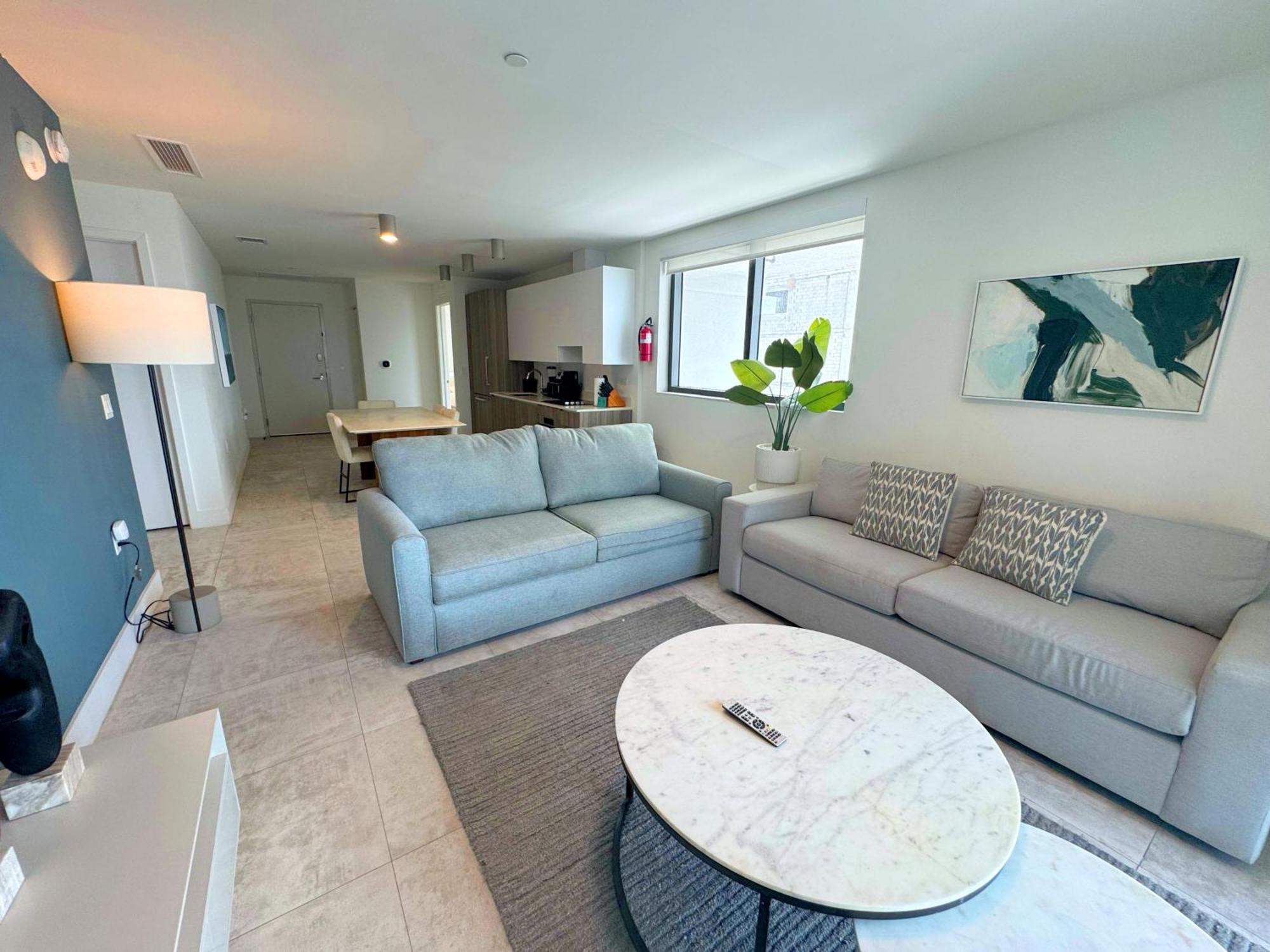 Prime Location: Luxury At Brickell Apartment Miami