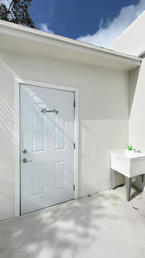 Gorgeous Private Room, Near The Airport - Free Parking - 01 Miami