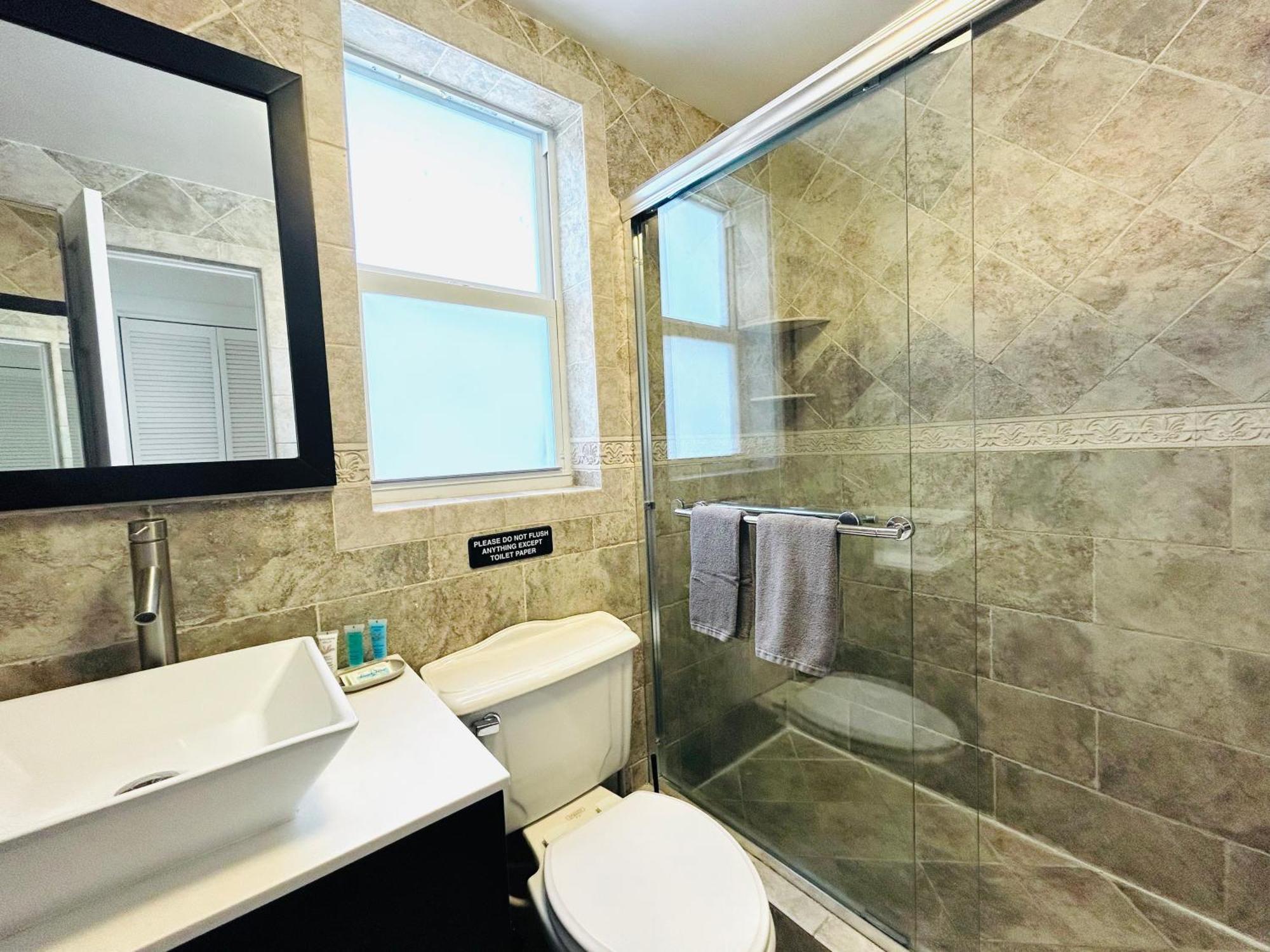 Tropical Paradise 3br Oasis With Heated Pool And Summer Kitchen Miami