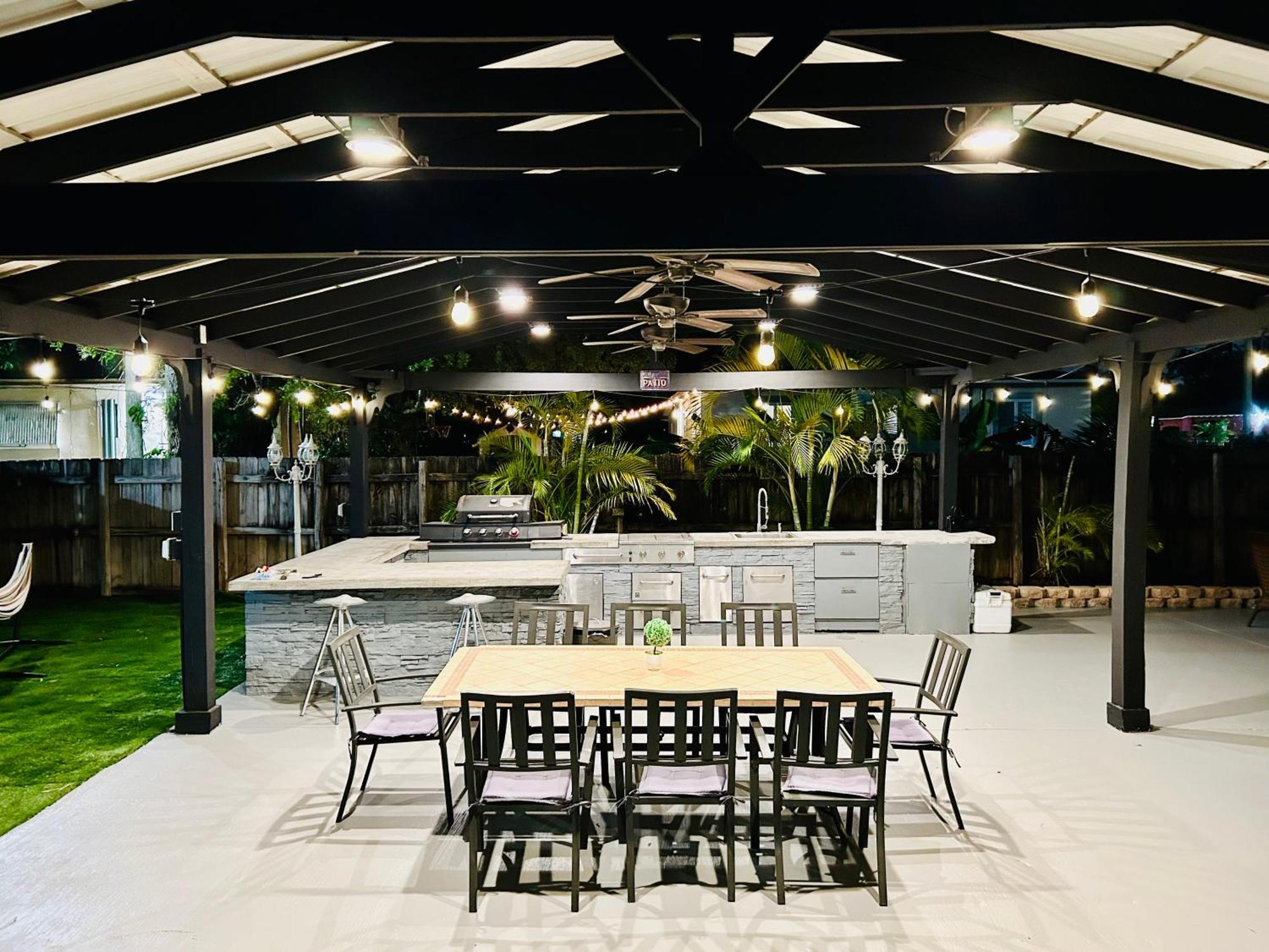 Tropical Paradise 3br Oasis With Heated Pool And Summer Kitchen