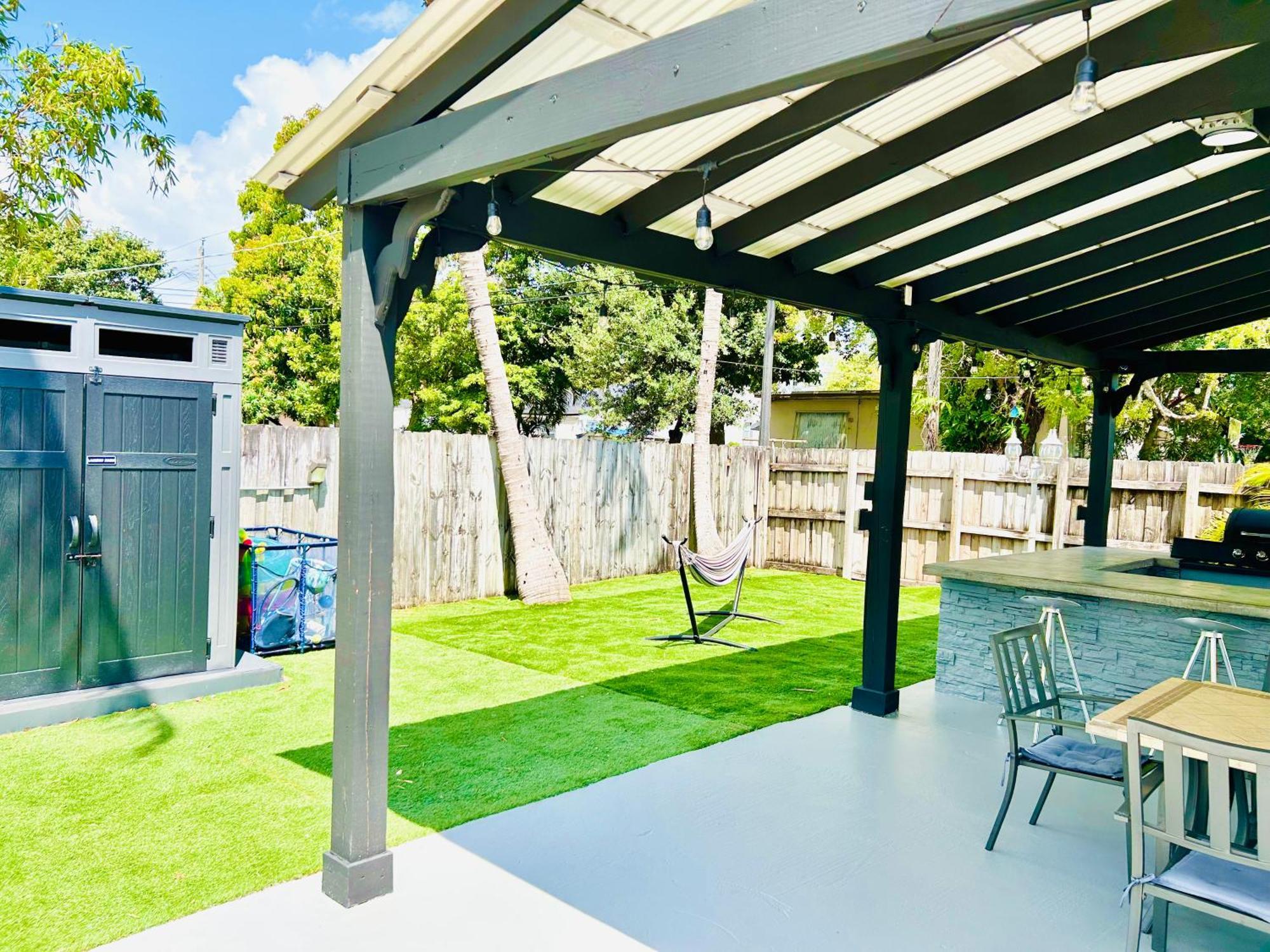 Tropical Paradise 3br Oasis With Heated Pool And Summer Kitchen *