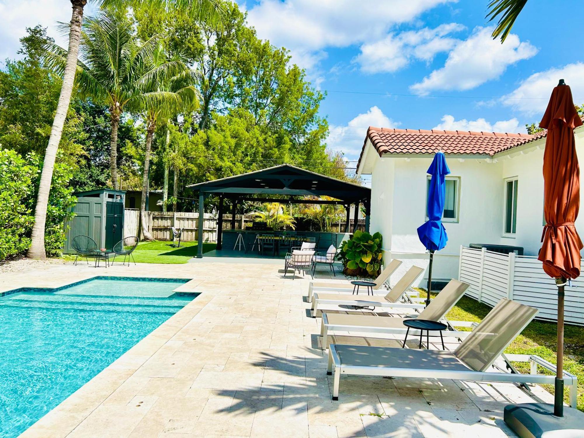 Tropical Paradise 3br Oasis With Heated Pool And Summer Kitchen Holiday home *