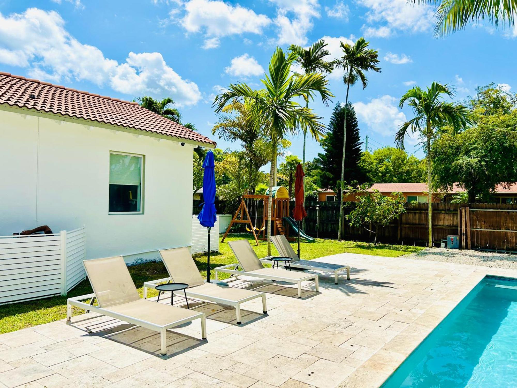 Tropical Paradise 3br Oasis With Heated Pool And Summer Kitchen Holiday home *