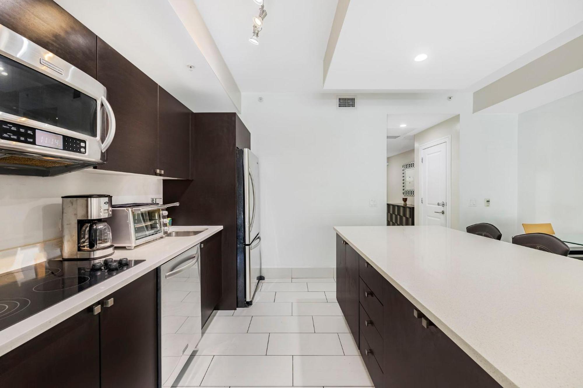 Exclusive Doral With Luxury Amenities Apartment