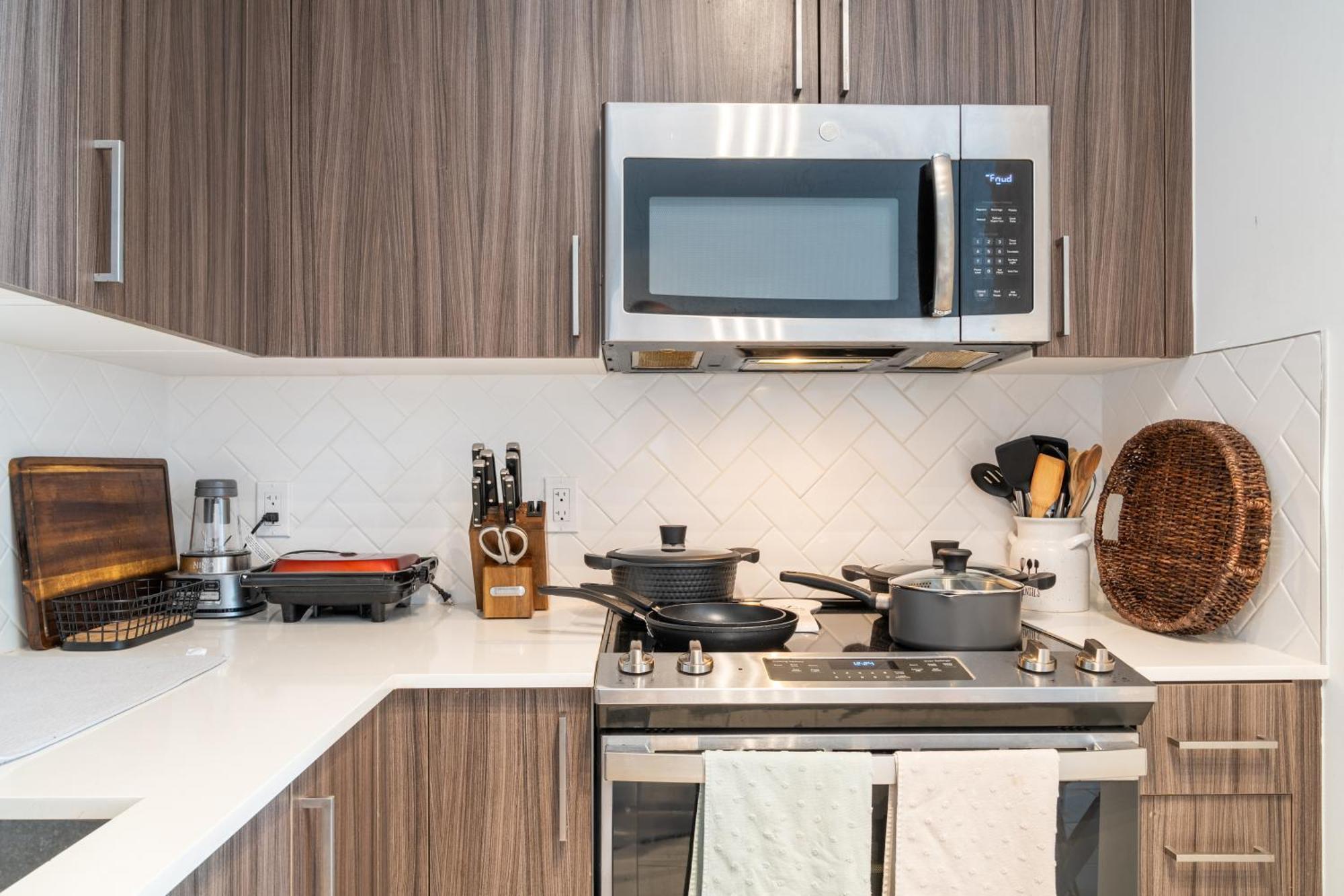 Apartment Luxury Getaway In Sleeps 3 Getaway With Pool - Prime Location Miami