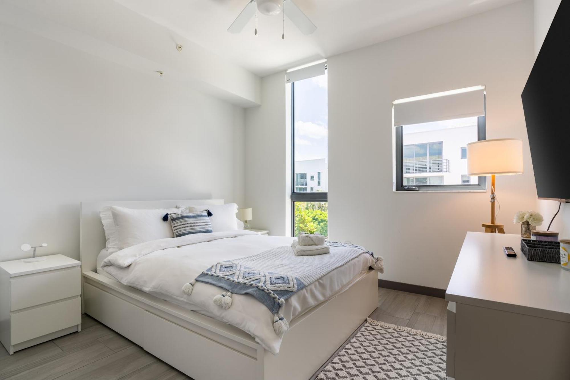Luxury Getaway In Sleeps 3 Getaway With Pool - Prime Location