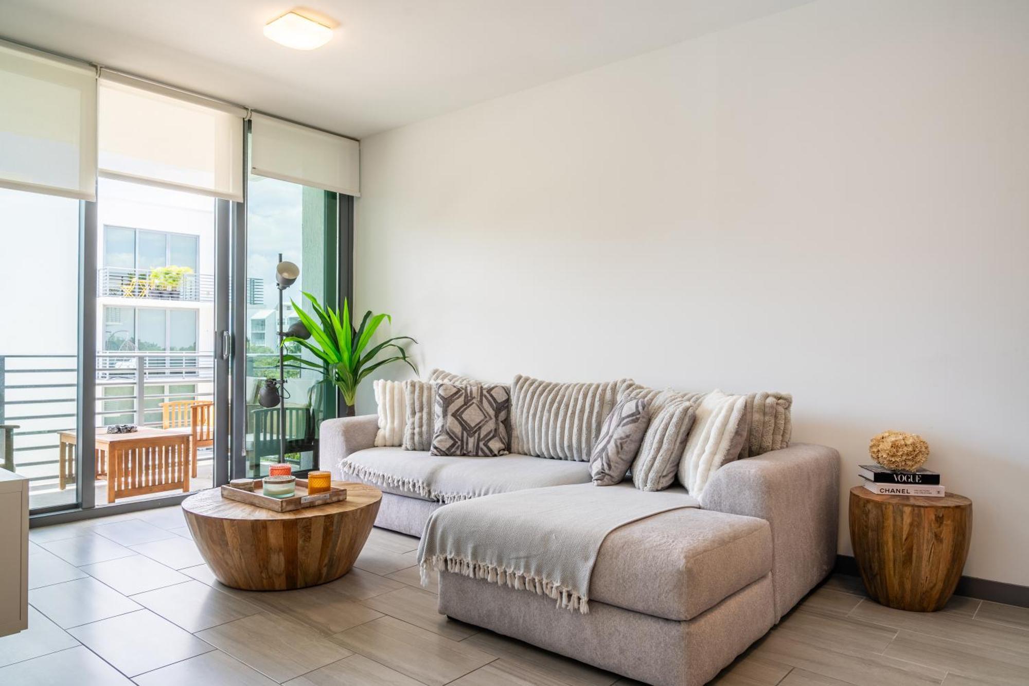 Luxury Getaway In Sleeps 3 Getaway With Pool - Prime Location Apartment Miami