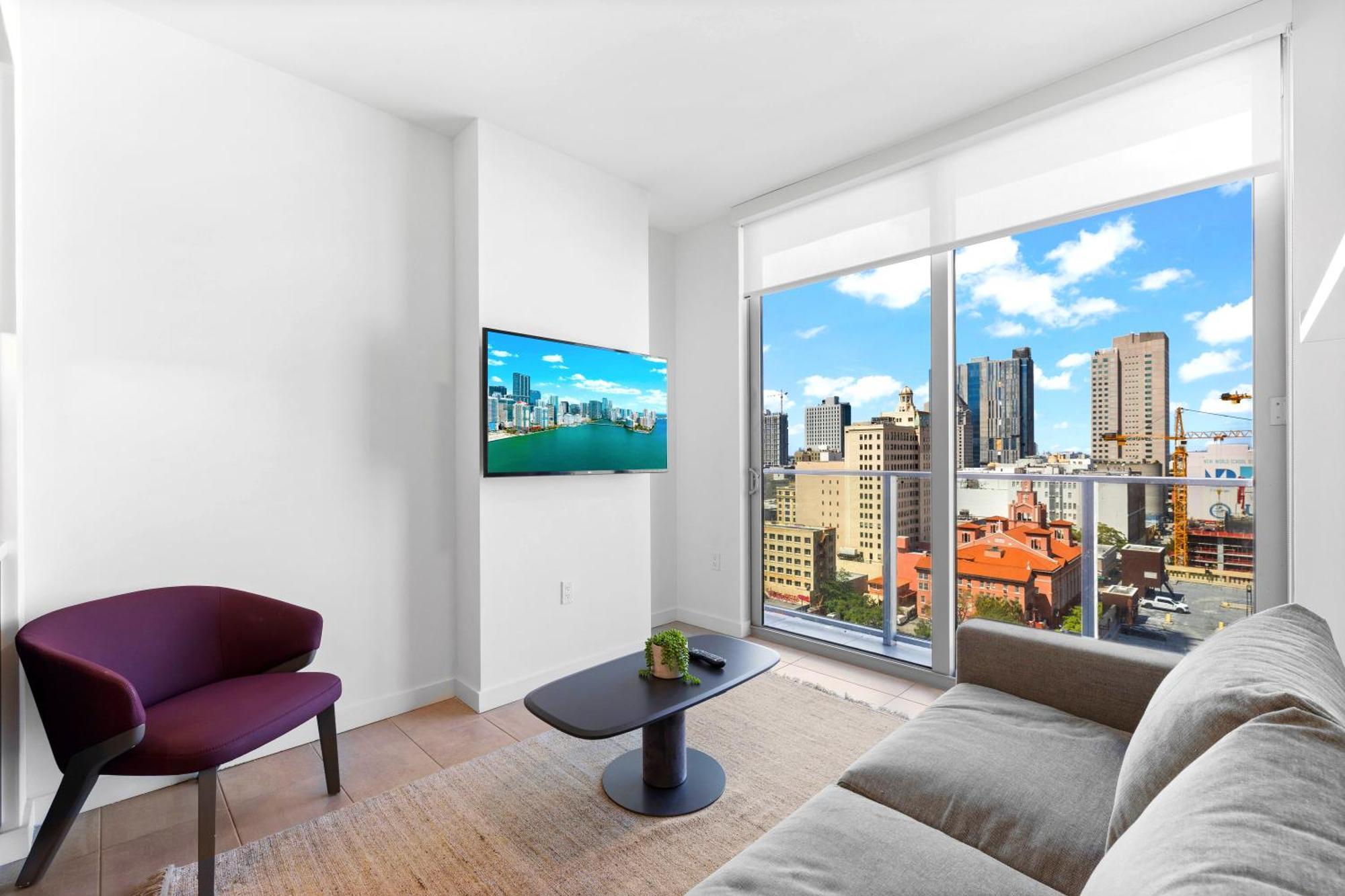 Stylish In The Heart Of - Walk To Bayside & Bayfront Park Apartment *