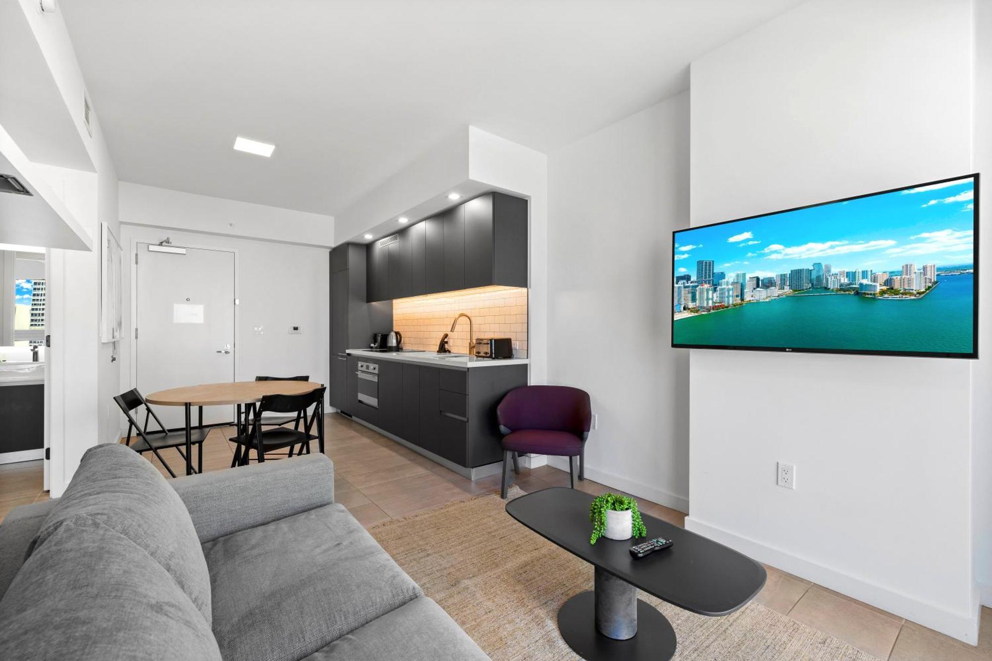 Stylish In The Heart Of - Walk To Bayside & Bayfront Park *