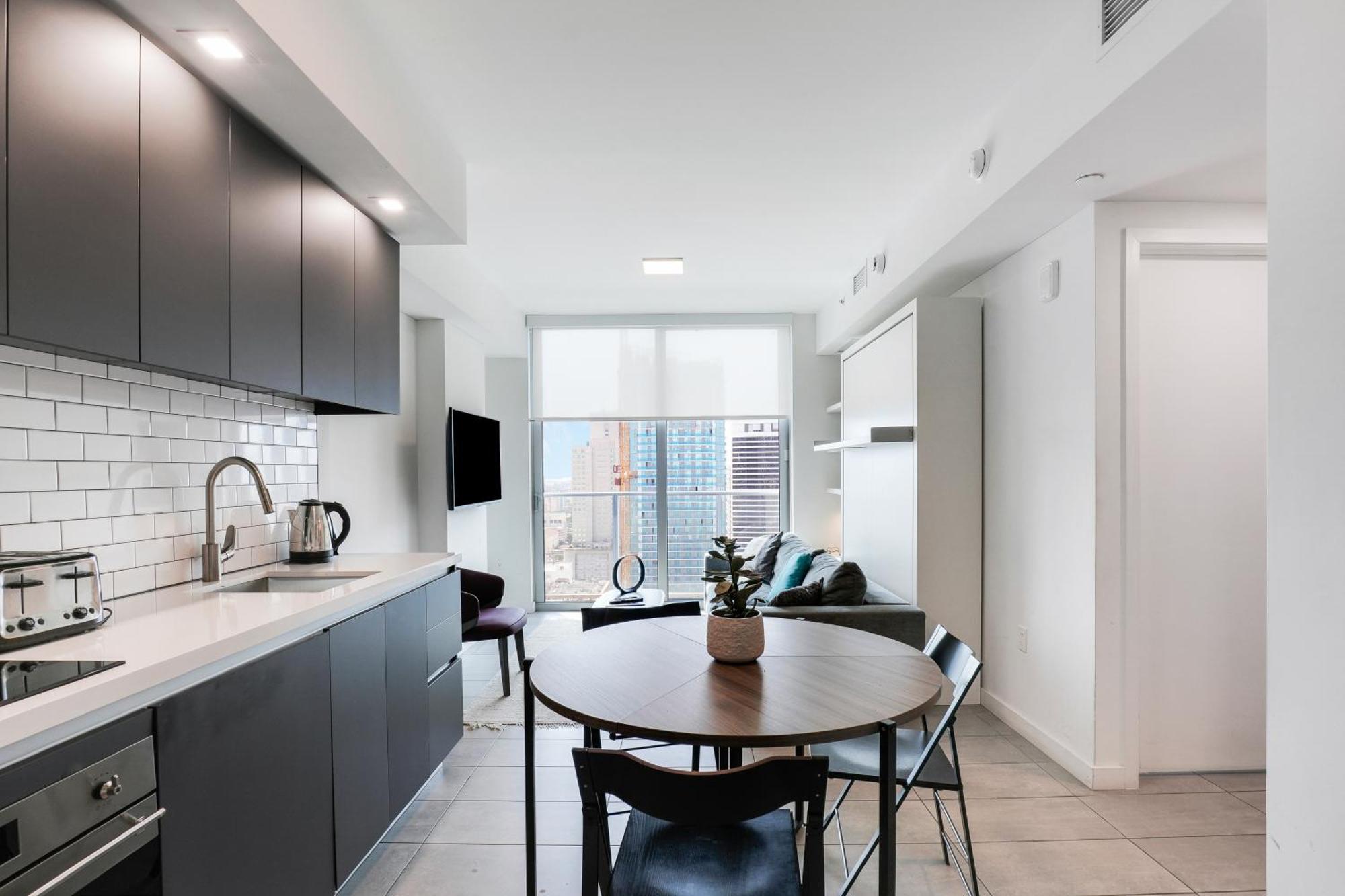 Stylish In The Heart Of - Walk To Bayside & Bayfront Park * Miami