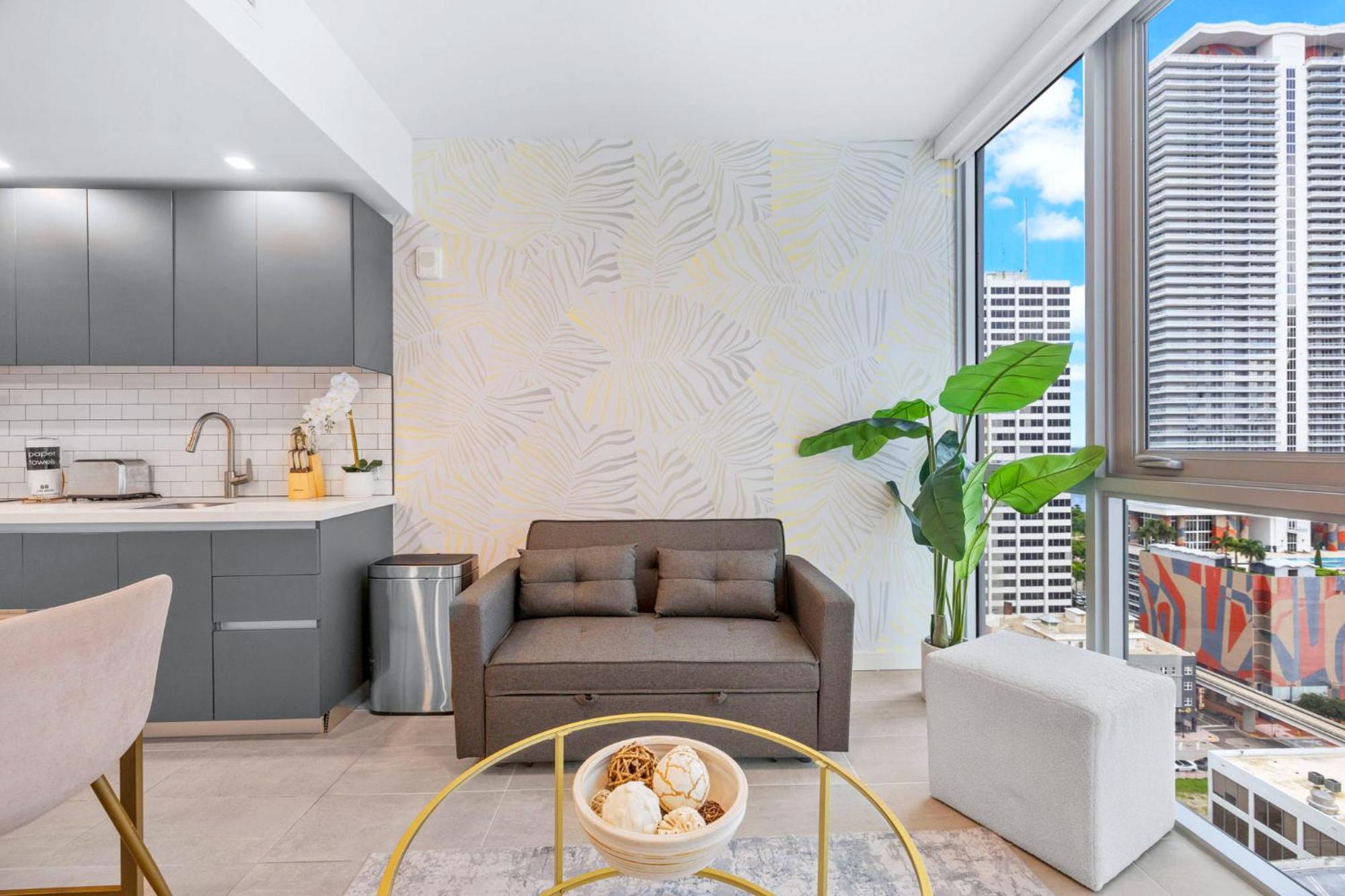 Stylish In The Heart Of - Walk To Bayside & Bayfront Park * Miami
