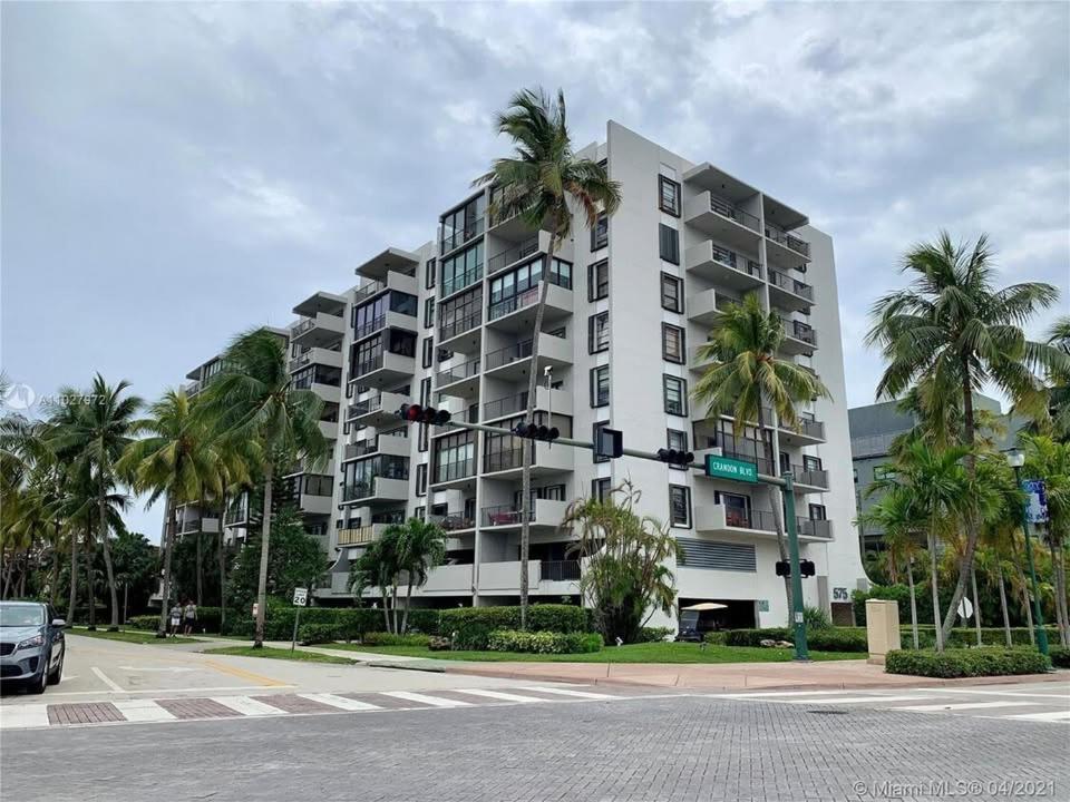 Apartment Outstanding 2bd-2ba In Key Biscayne