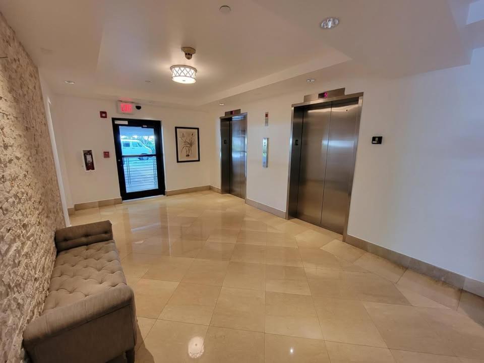 Outstanding 2bd-2ba In Key Biscayne