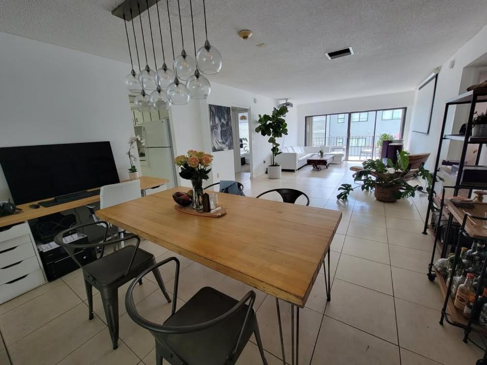 Outstanding 2bd-2ba In Key Biscayne * Miami