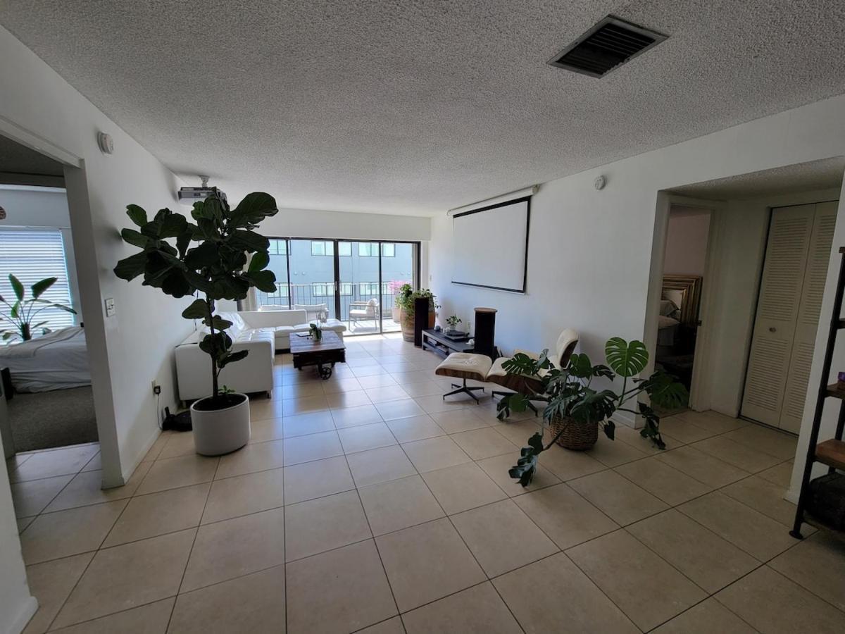 Apartment Outstanding 2bd-2ba In Key Biscayne *