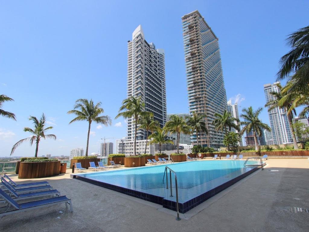 Global Luxury At One Broadway *