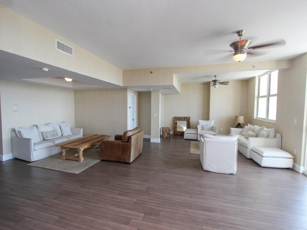 Global Luxury At One Broadway Apartment
