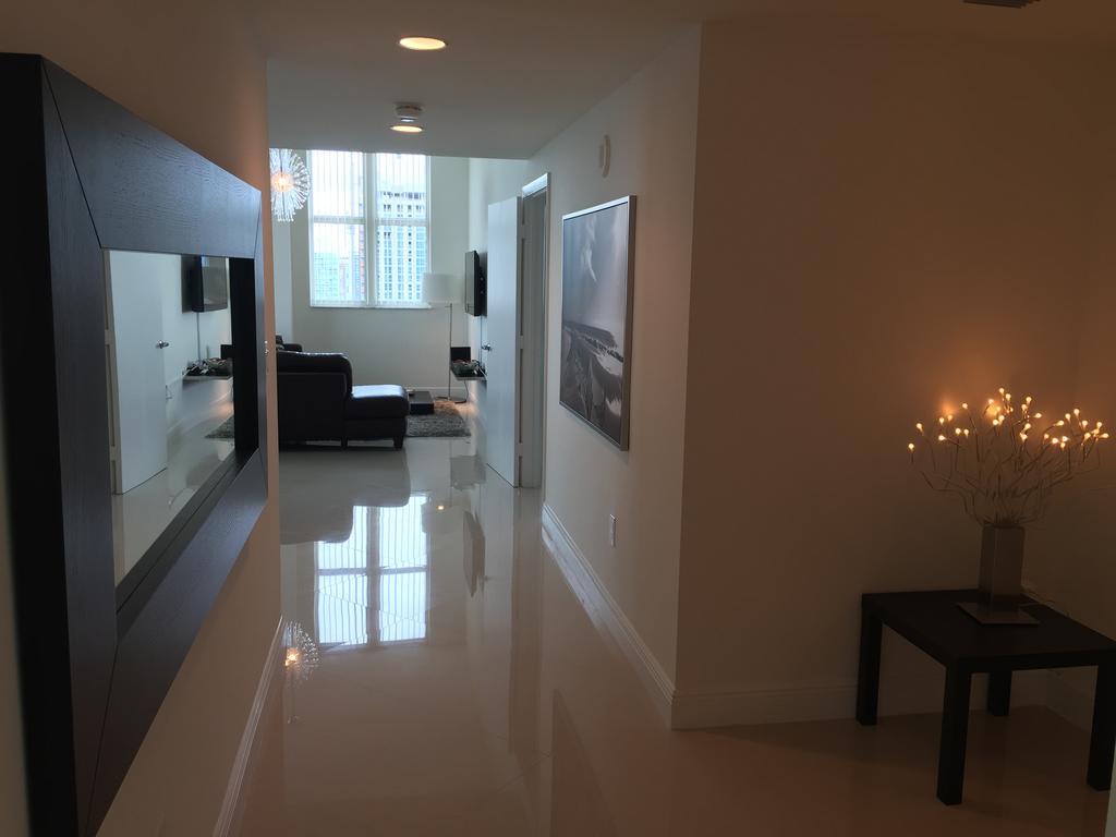 Lyx At One Broadway In Brickell *