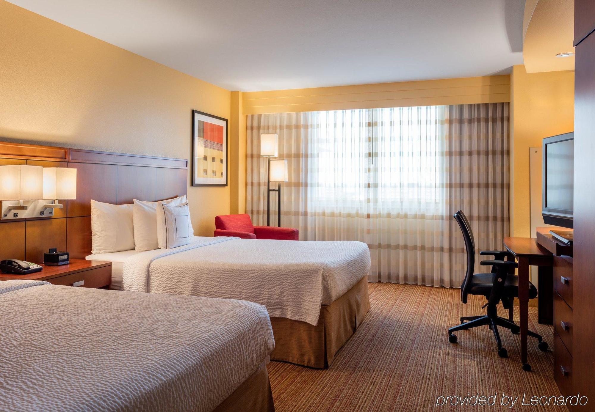 Courtyard By Marriott Airport Miami