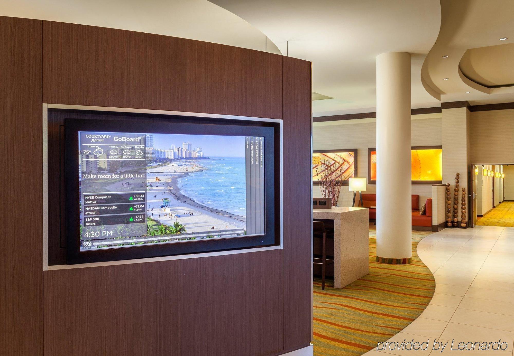 Courtyard By Marriott Airport