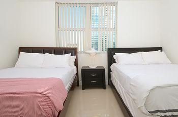 One Broadway By The House 4*