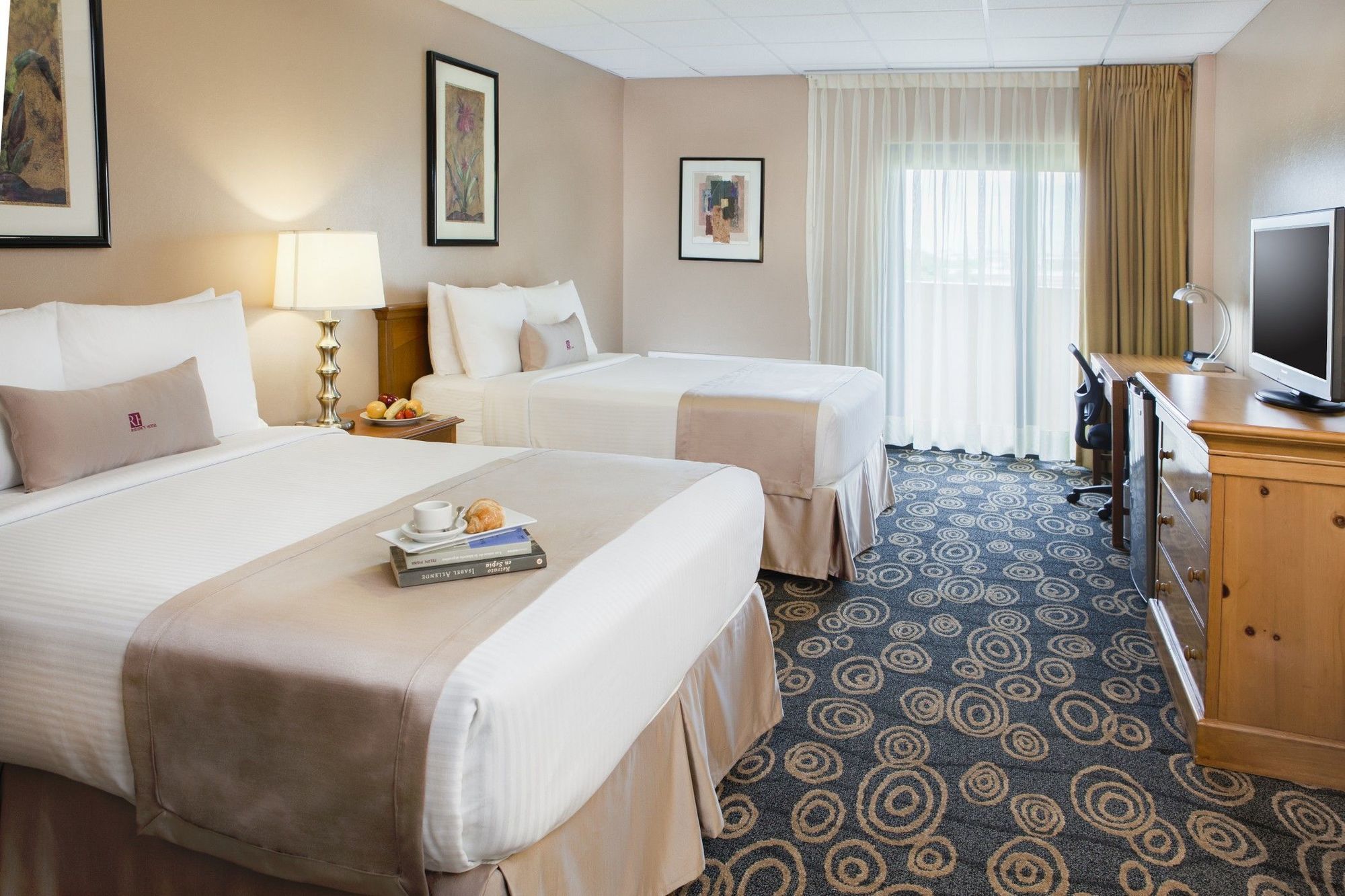 Hotel Regency Airport By Sonesta