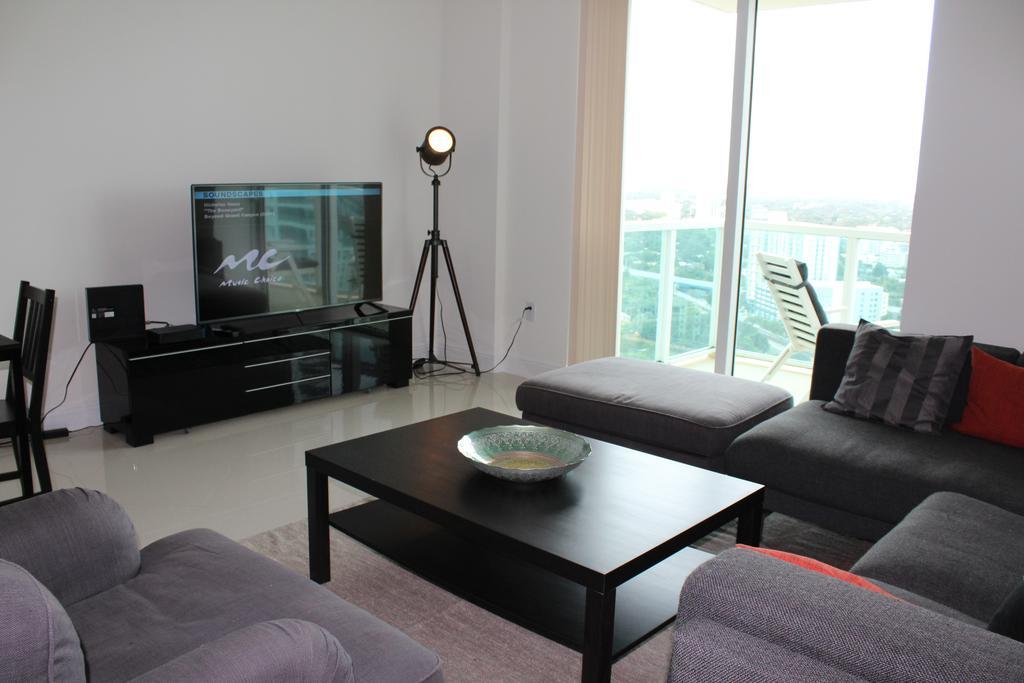 Lyx At One Broadway In Brickell Miami
