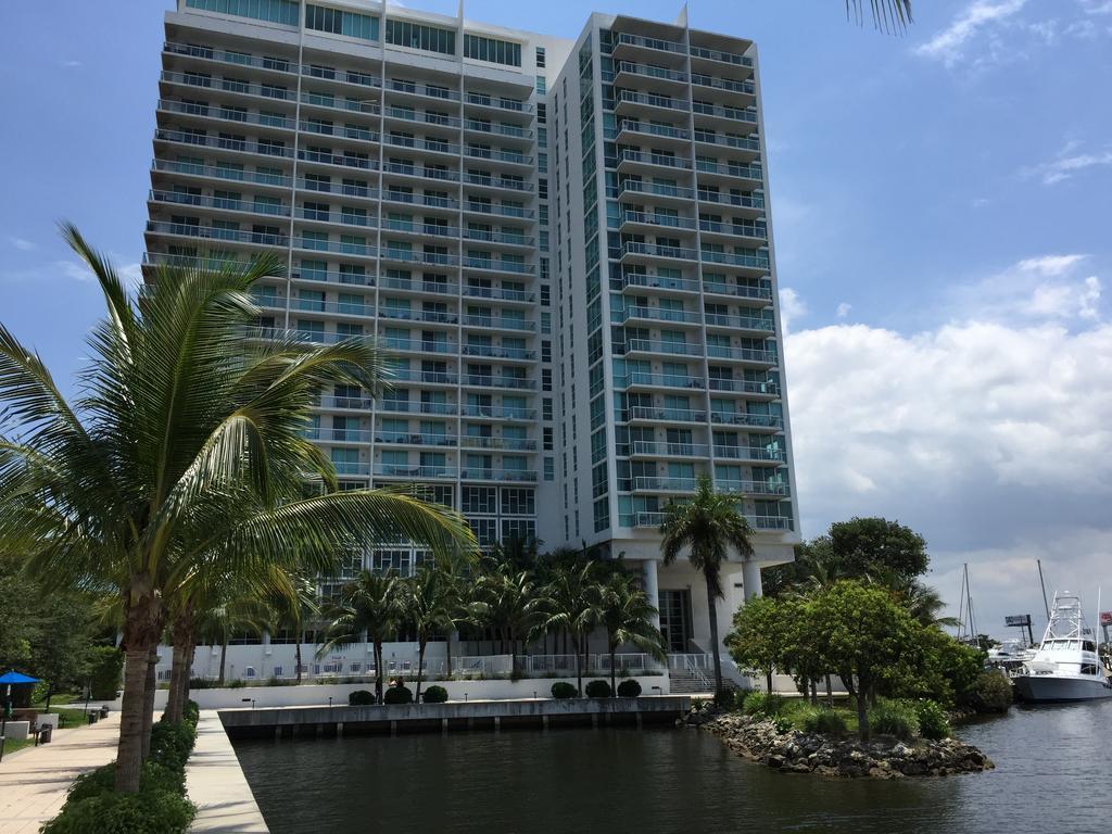 Lyx Suites By The River Apartment